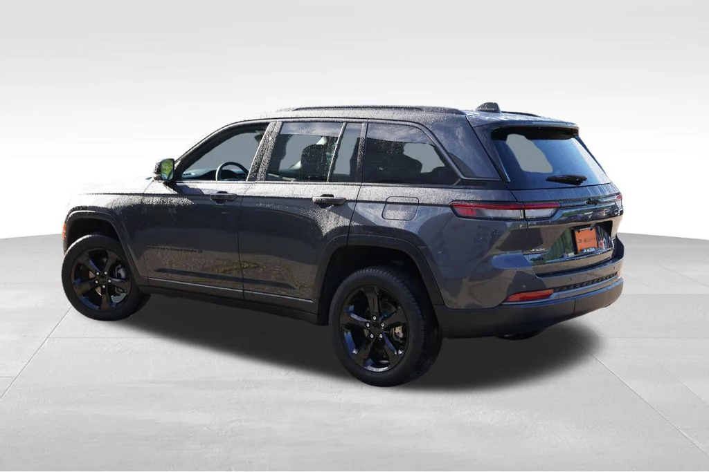 Used 2026 Baltic Gray Metallic Clearcoat Jeep Limited image 7