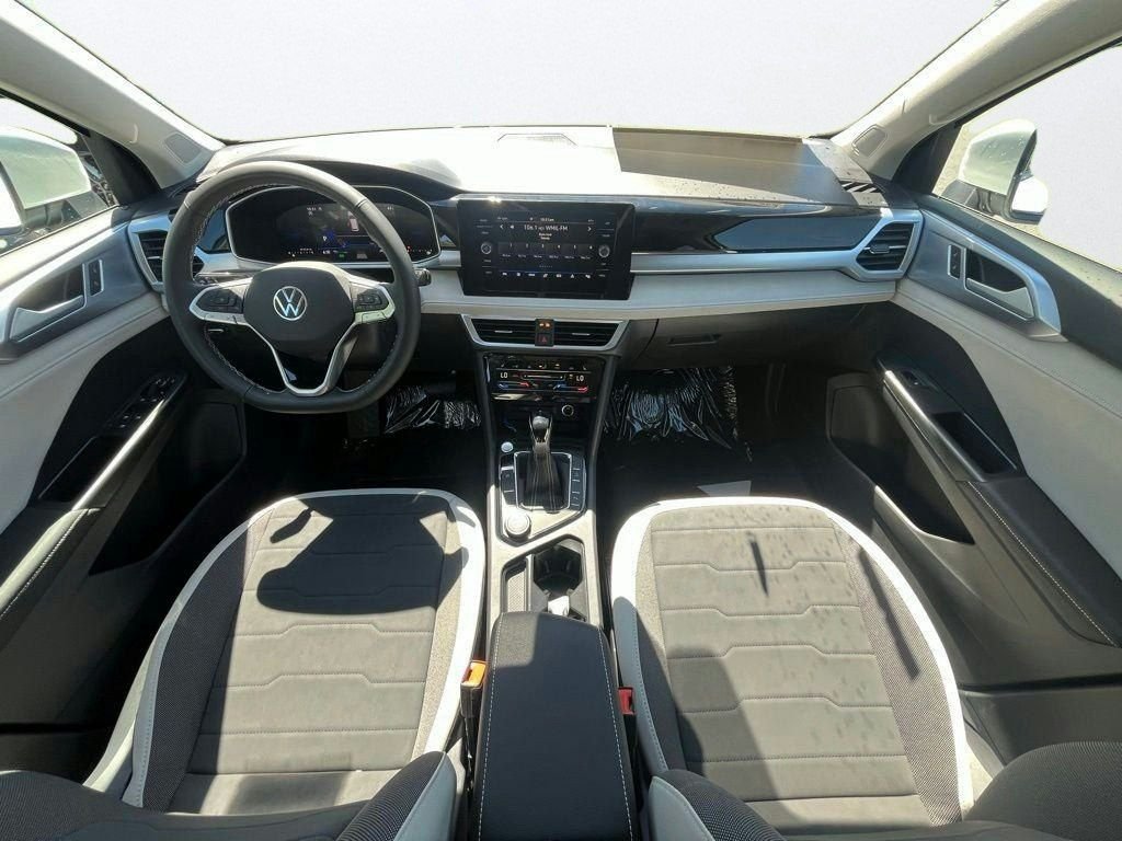 New 2026 White Volkswagen 1.5T SE image 13