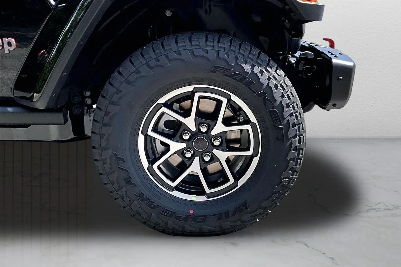 New 2026 Black Clearcoat Jeep Rubicon X image 30