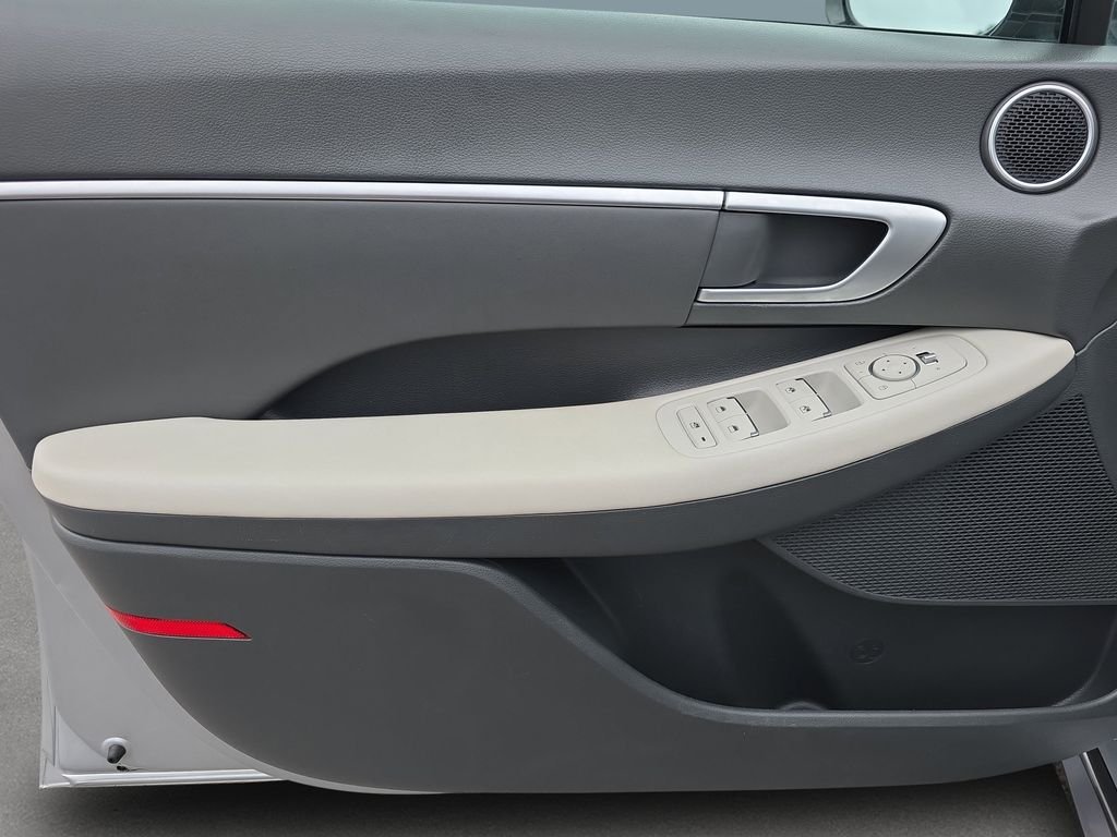 Used 2024 Aero Silver Hyundai SEL image 16