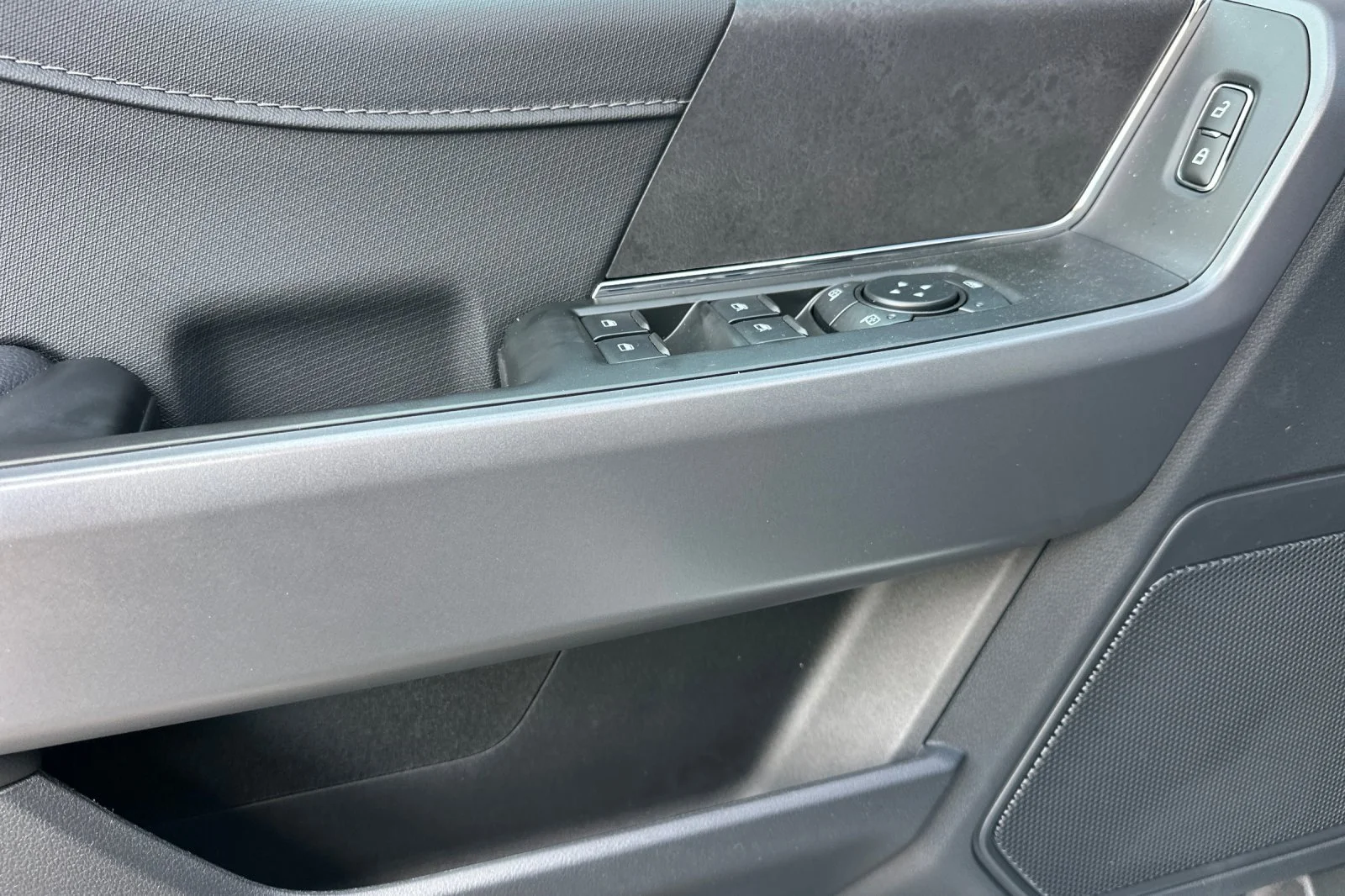 New 2026 Oxford White Ford XLT image 10