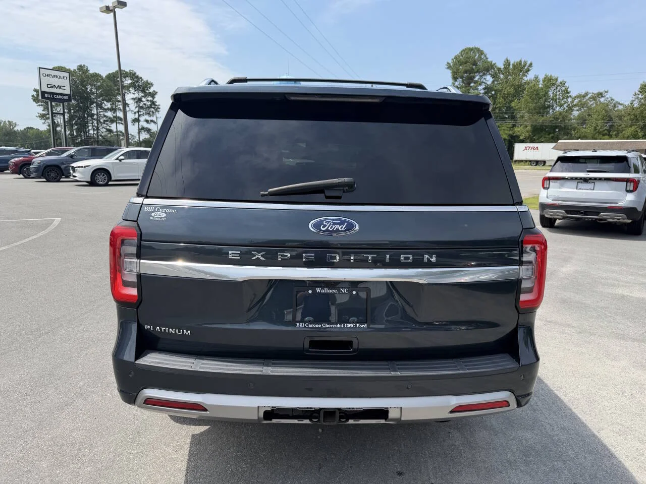 Used 2023 Stone Blue Ford Platinum 4x4 4dr SUV image 4