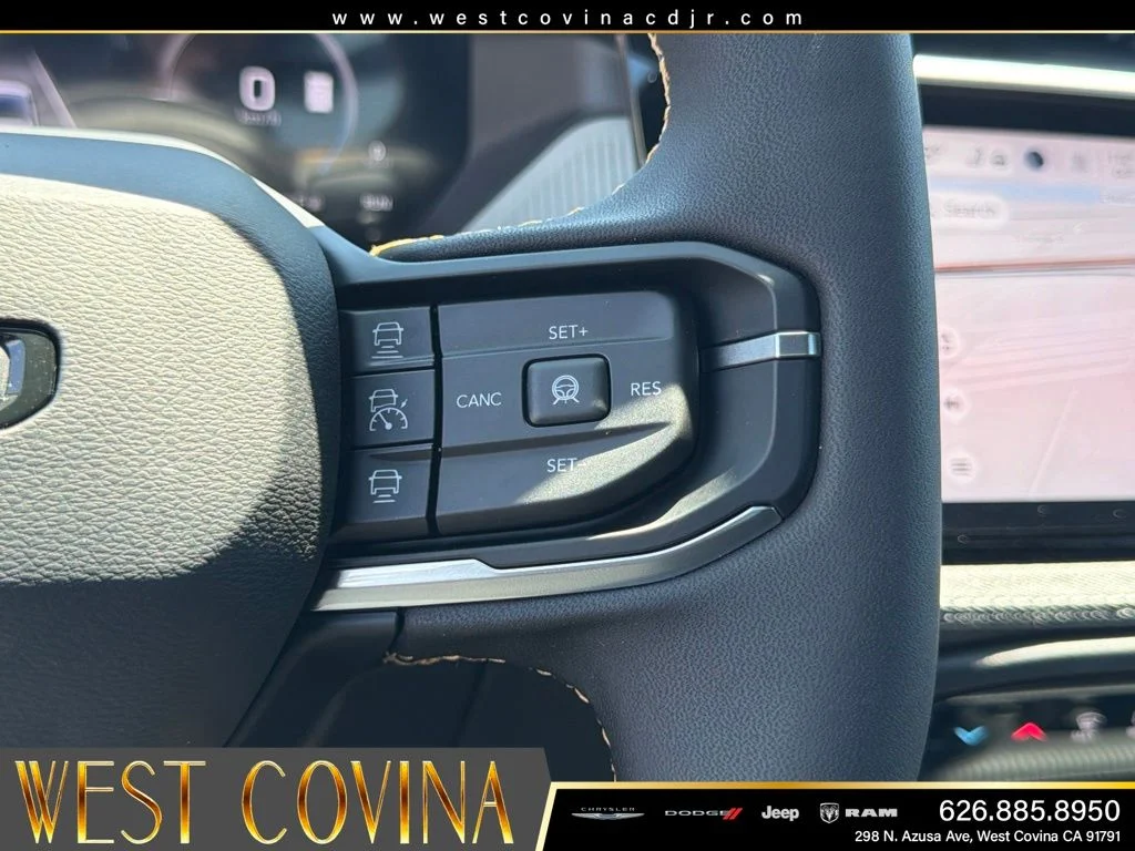 New 2026 Diamond Black Crystal Pearlcoat Jeep  image 25