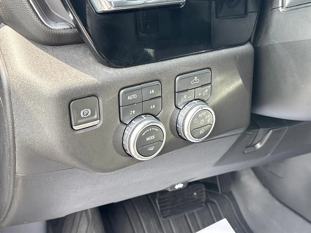 Used 2024 Black GMC Elevation image 26