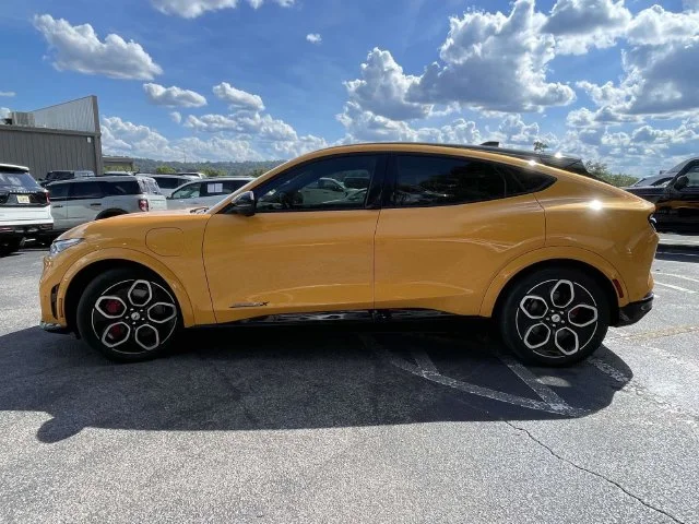 Used 2023 Orange Ford GT image 6