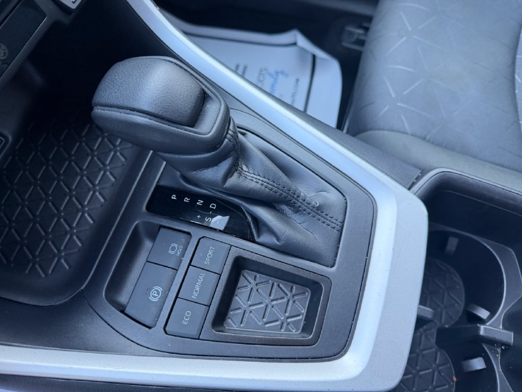 Used 2025 Silver Toyota XLE image 17