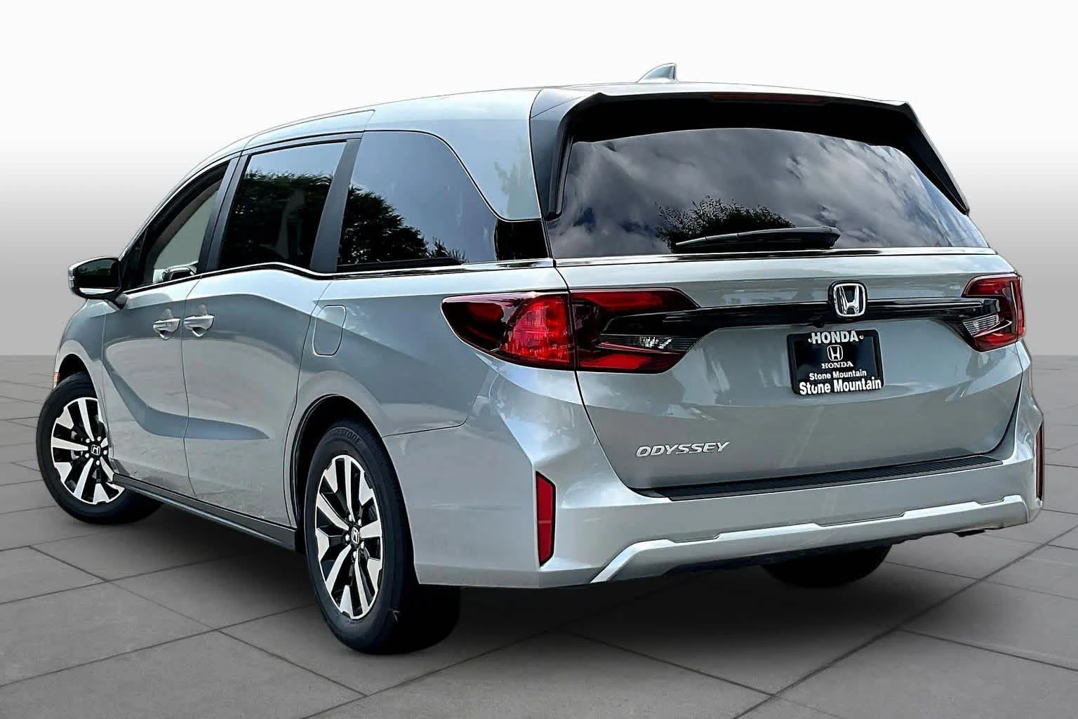 New 2026 Solar Silver Metallic Honda EX-L image 12