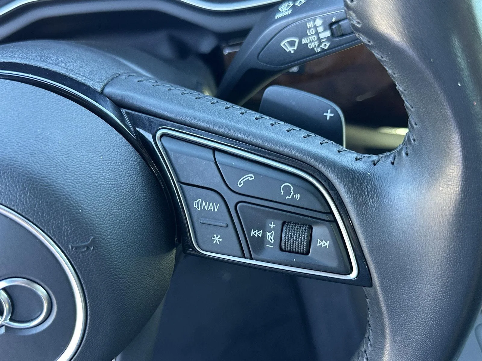 Used 2019 Mythos Black Metallic Audi Premium image 26