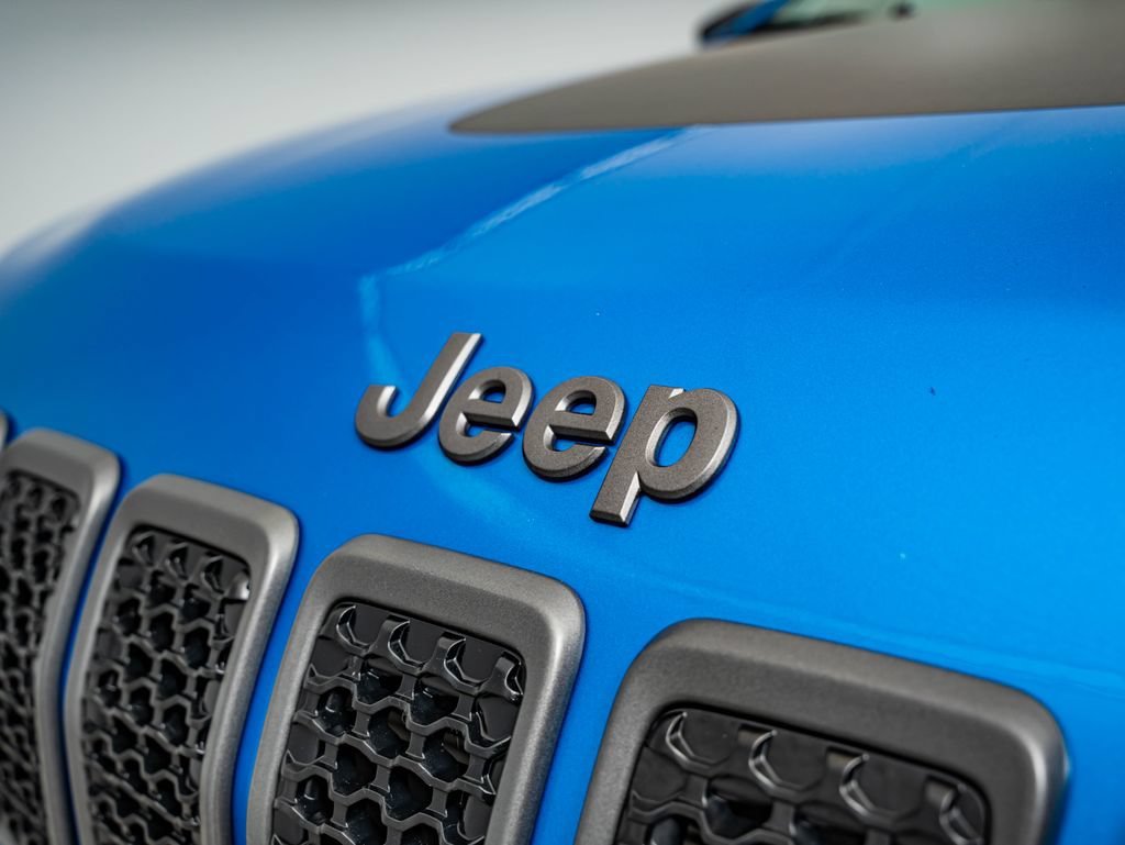 Used 2020 Hydro Blue Pearlcoat Jeep Trailhawk image 12