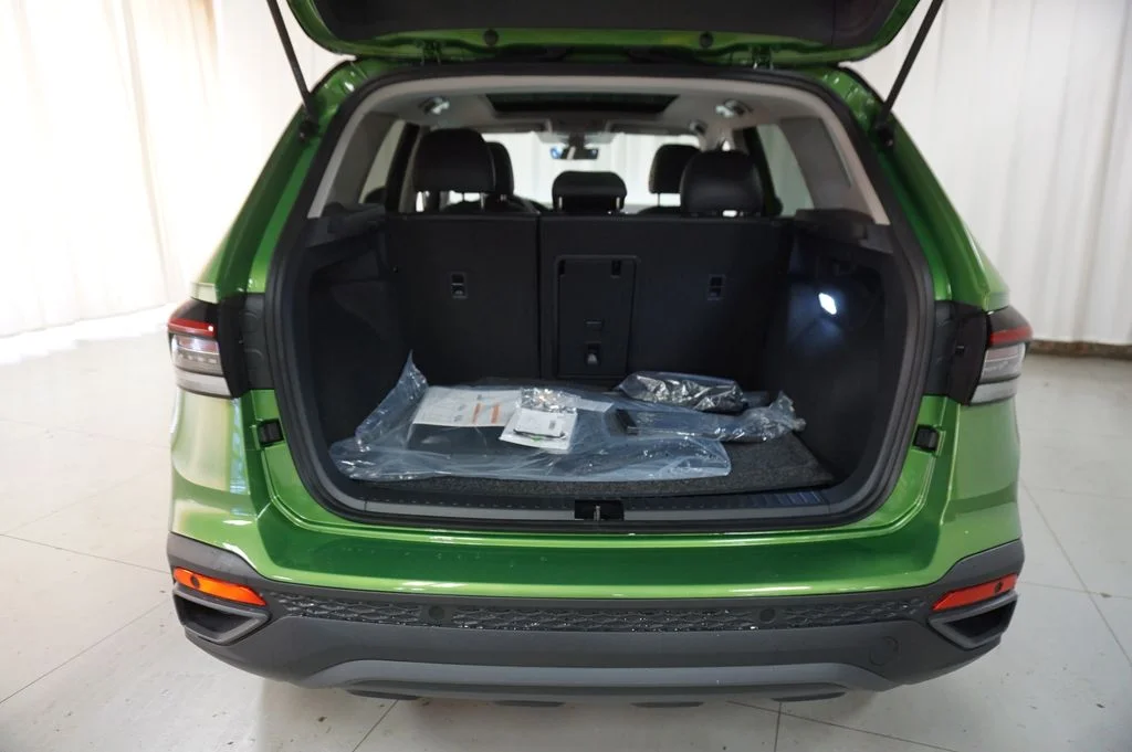 New 2026 Green Volkswagen 1.5T SE Black image 24