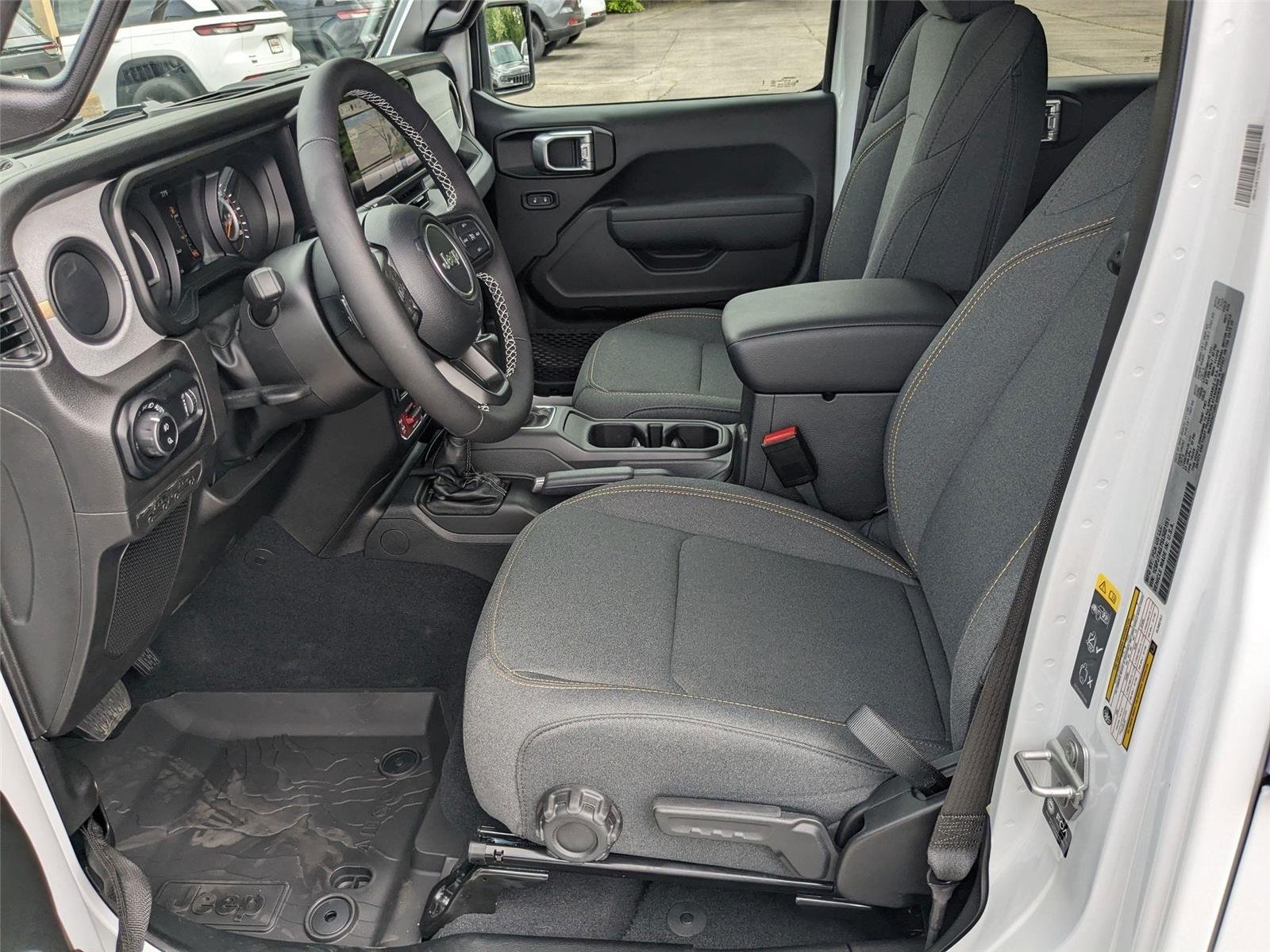 2025 Jeep Gladiator Willys - Photo 11