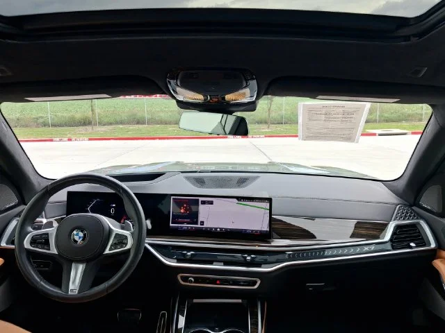 Used 2025 Gray BMW xDrive40i image 11