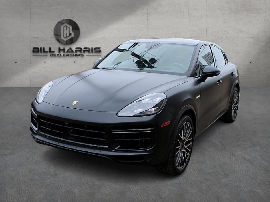 2020 Porsche Cayenne Turbo S E-Hybrid's photo
