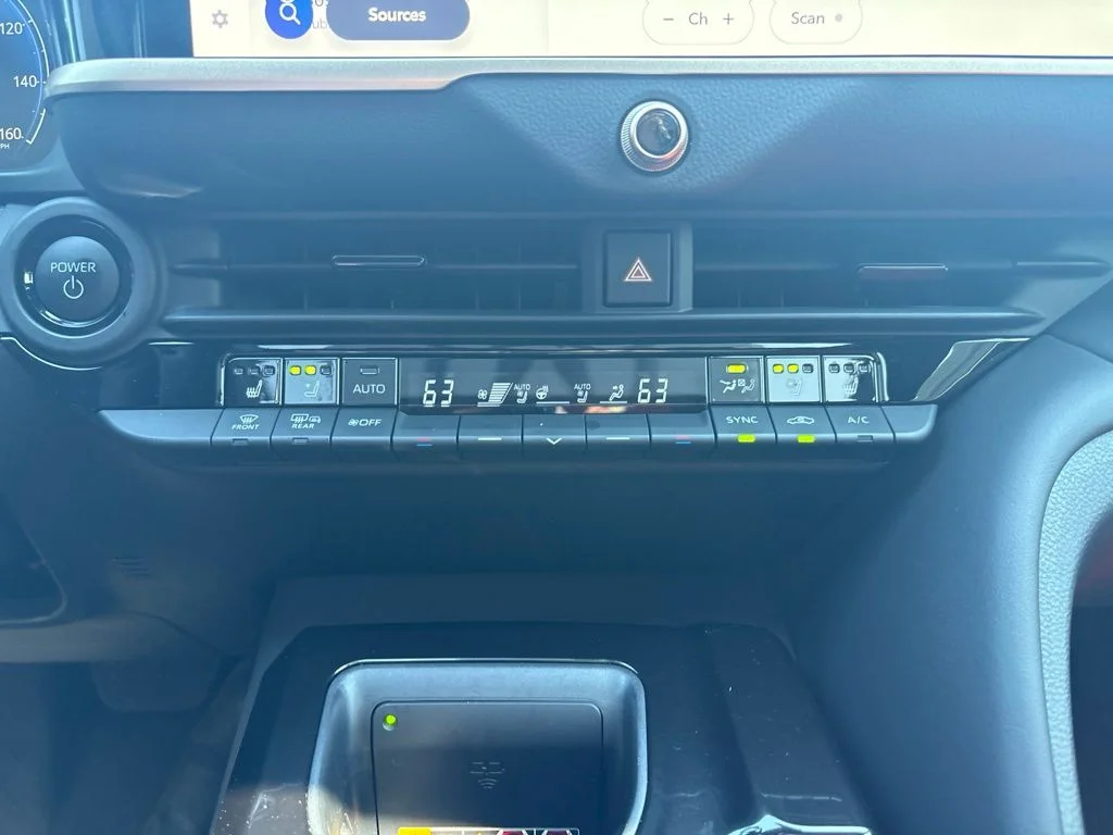 Used 2026  Toyota Platinum image 21