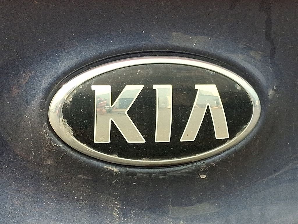 Used 2017 Blue Kia LX image 9