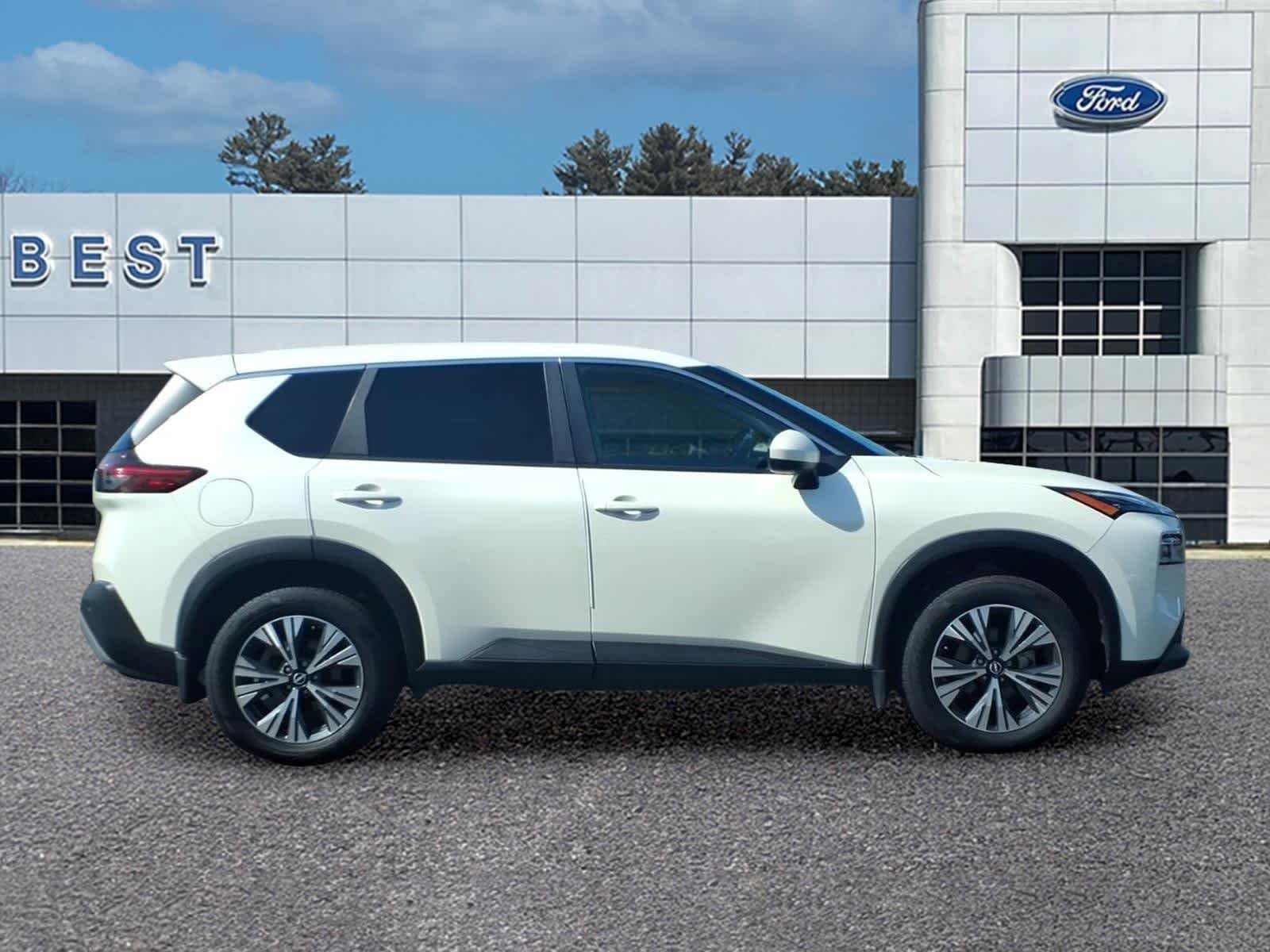 Used 2023 Pearl White Tricoat Nissan SV image 8