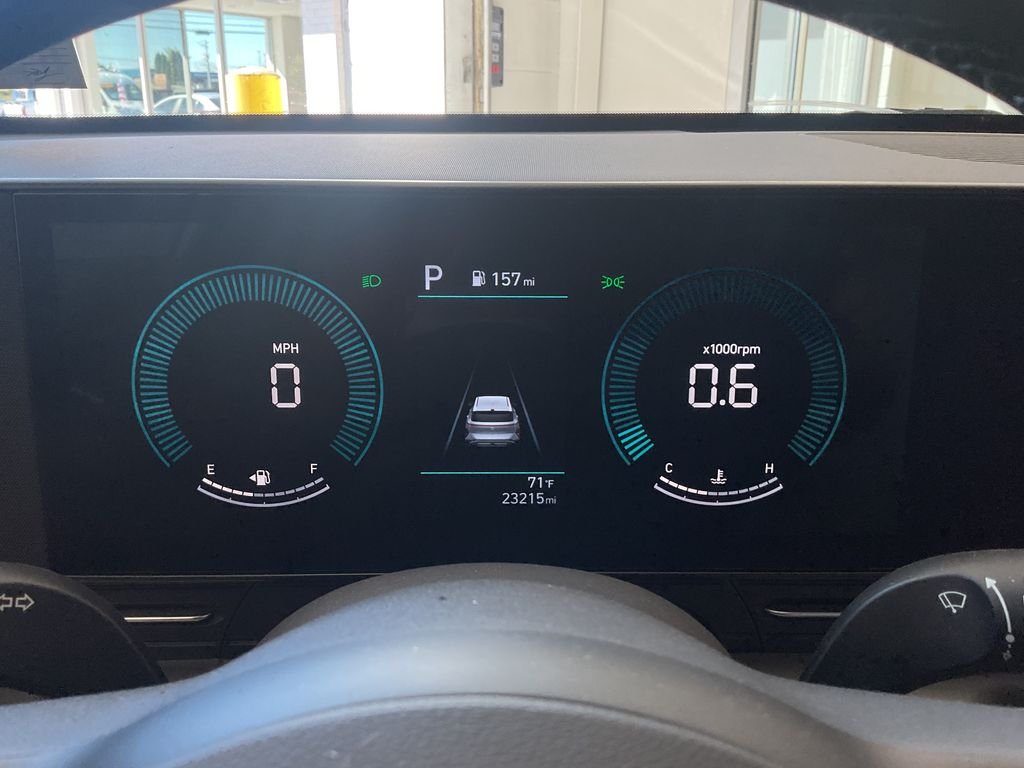 Used 2025 White Hyundai SEL image 21