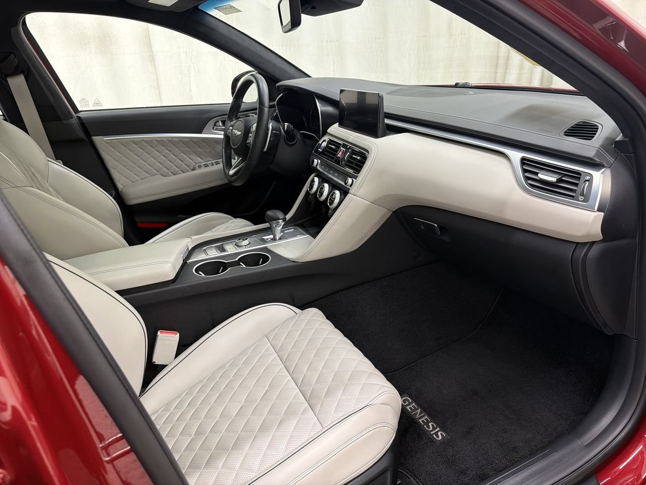 2023 GENESIS G70 Standard - Photo 15