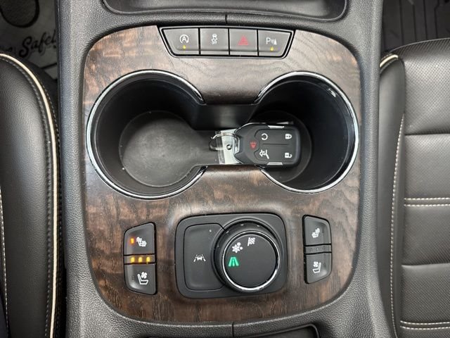 Used 2021 White GMC Denali image 28