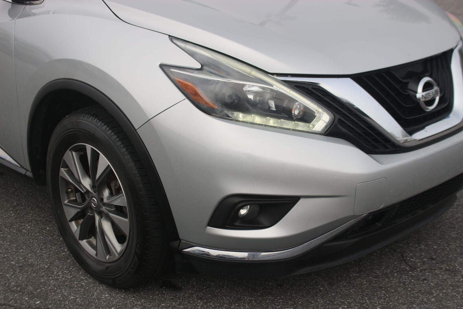 Used 2018 Silver Nissan SV image 9