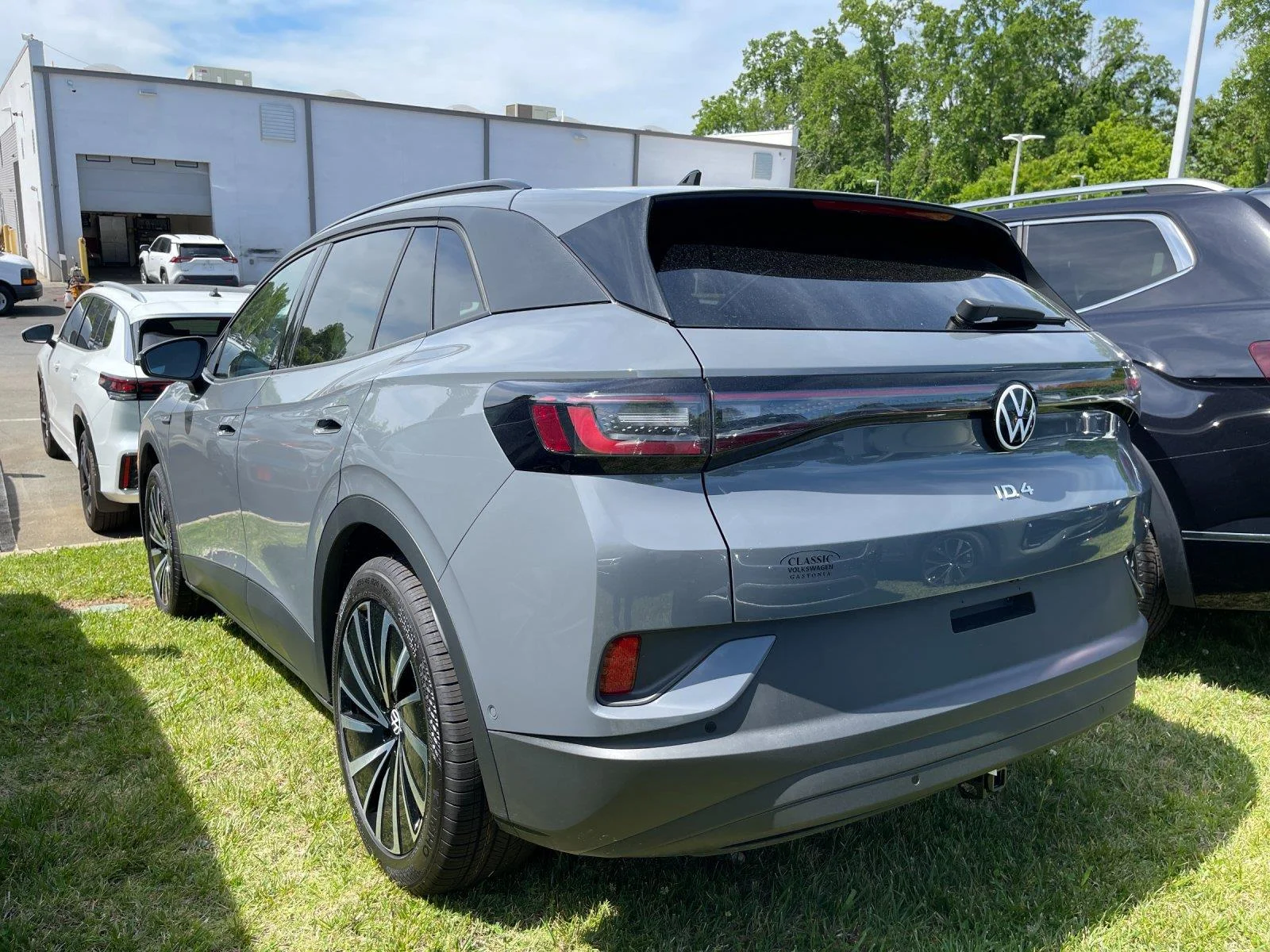 New 2026 Pure Gray Volkswagen Pro image 2