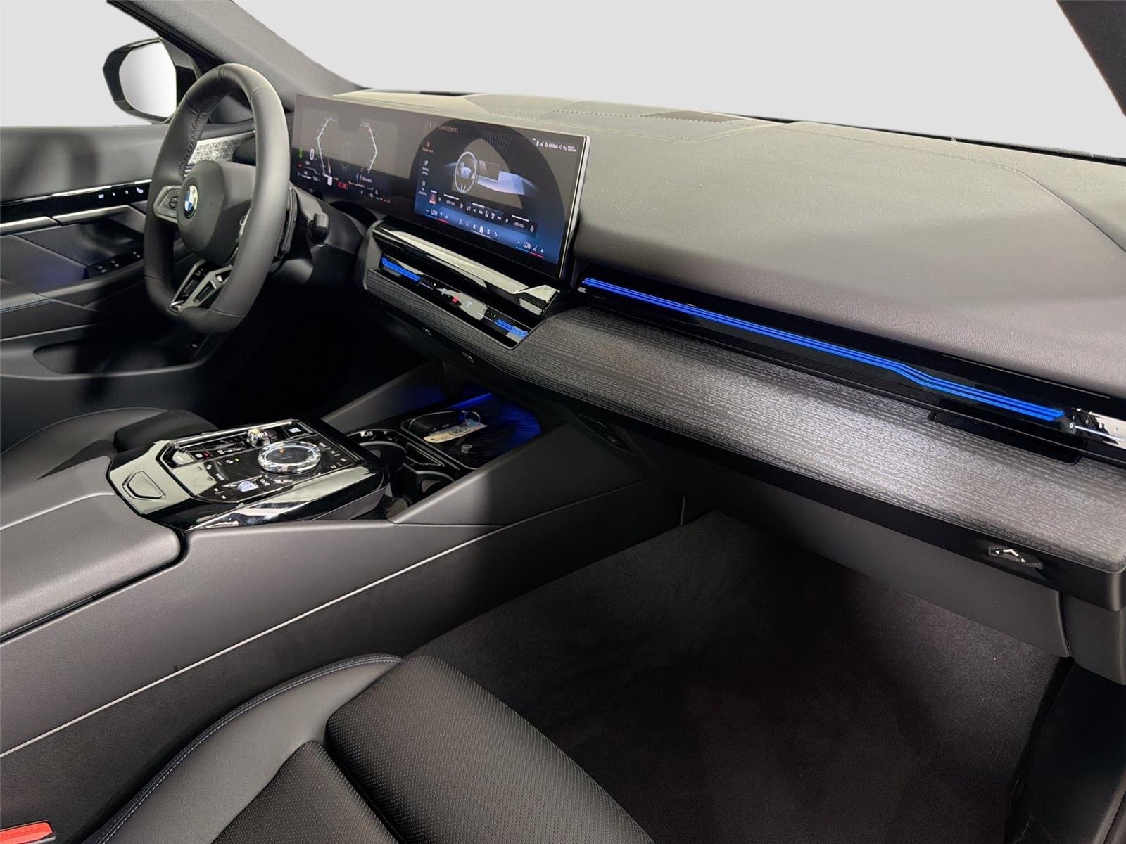 2026 BMW 5 Series 530i - Photo 31