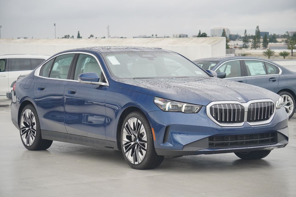 Used 2026 Phytonic Blue Metallic BMW 530i image 3