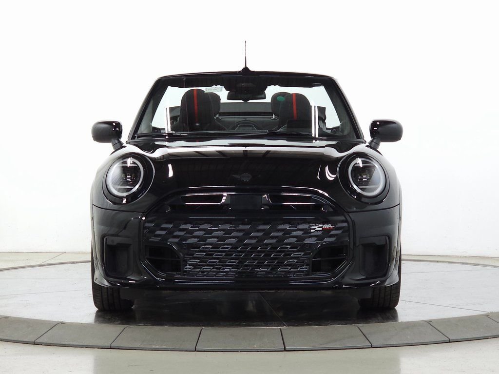 New 2026 Midnight Black MINI Iconic image 2