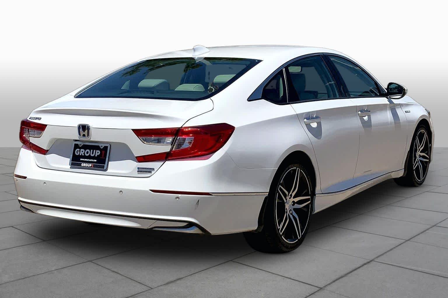 Used 2021 Platinum White Pearl Honda Touring image 13