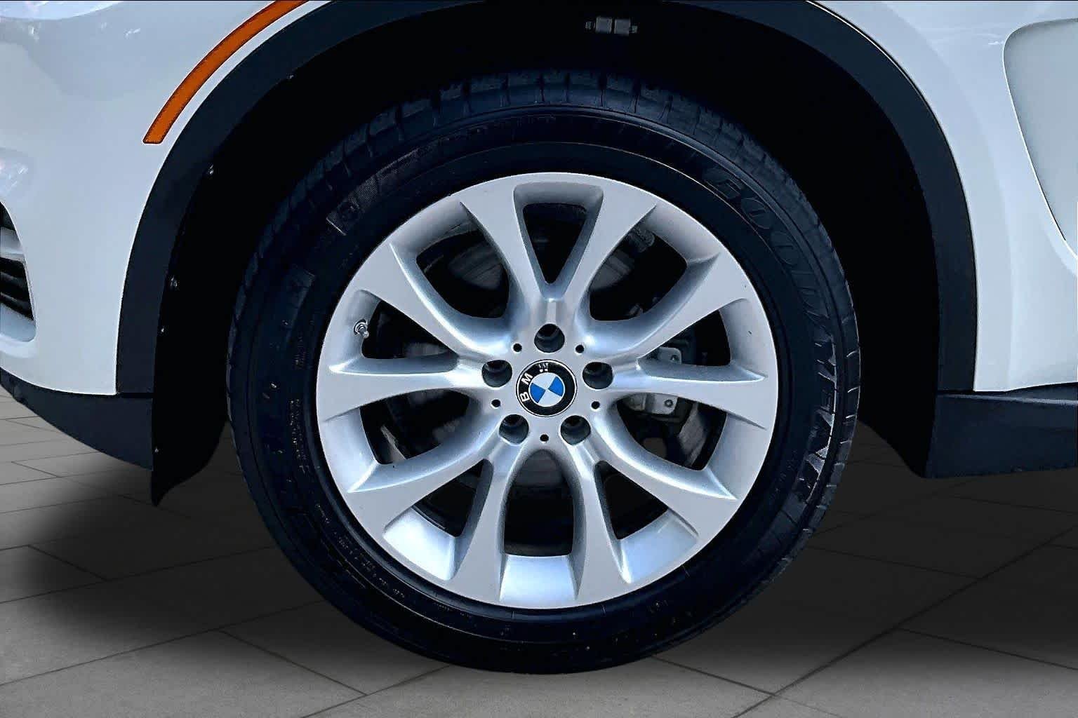 Used 2016 Alpine White BMW xDrive35i image 11