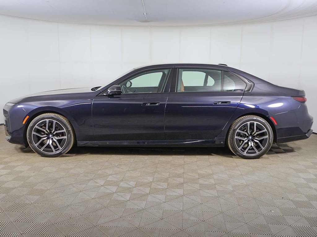 Used 2023 Black BMW 760i xDrive image 17