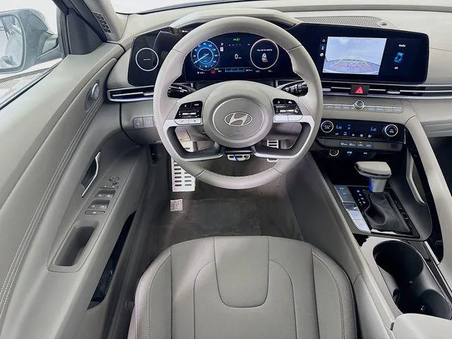 2025 Hyundai Elantra Blue - Photo 34