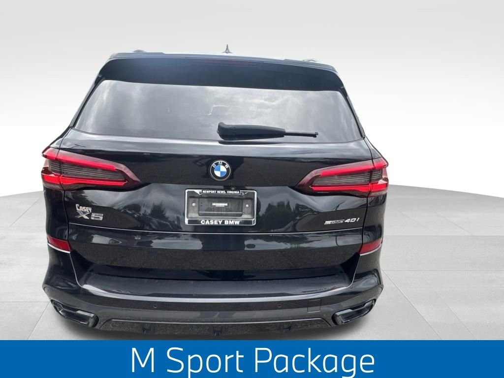 Used 2022 Black BMW sDrive40i image 4