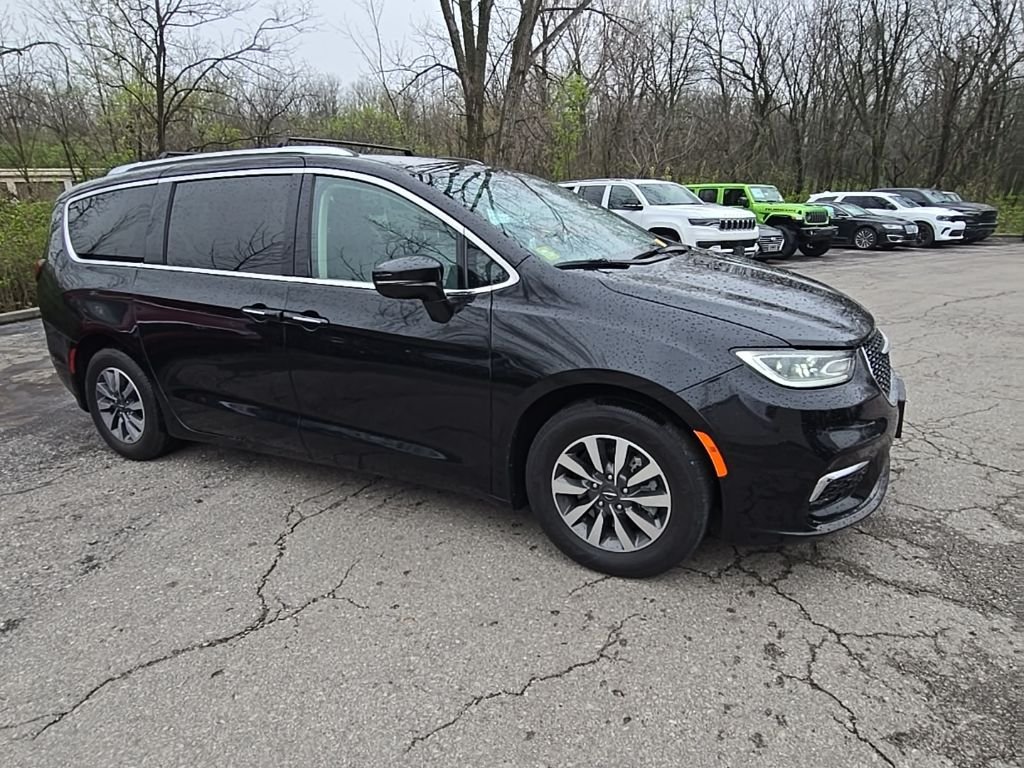 Used 2021 Black Chrysler Touring L image 10