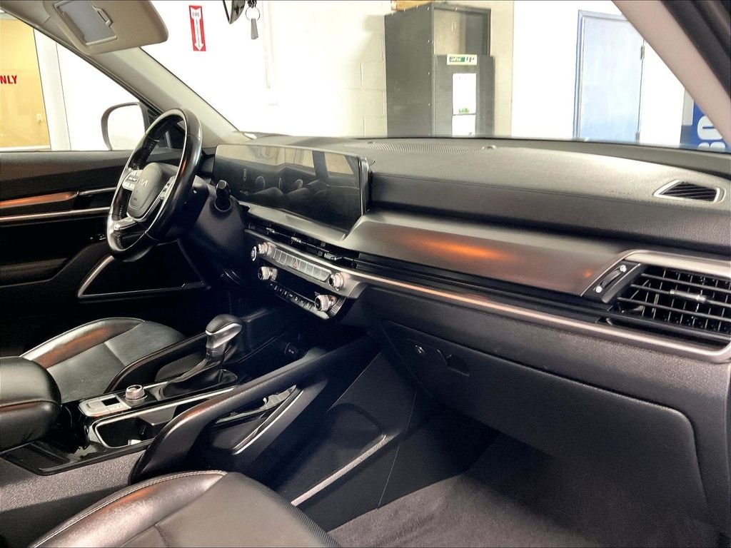 Used 2024 Black Kia LX image 14