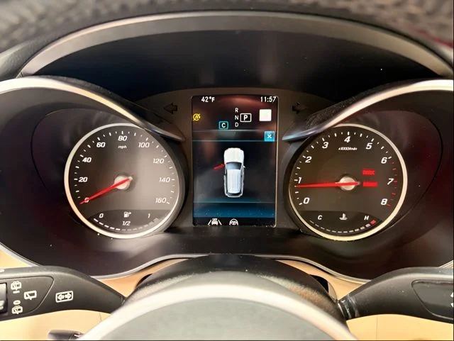 Used 2022 Black Mercedes-Benz GLC 300 image 17