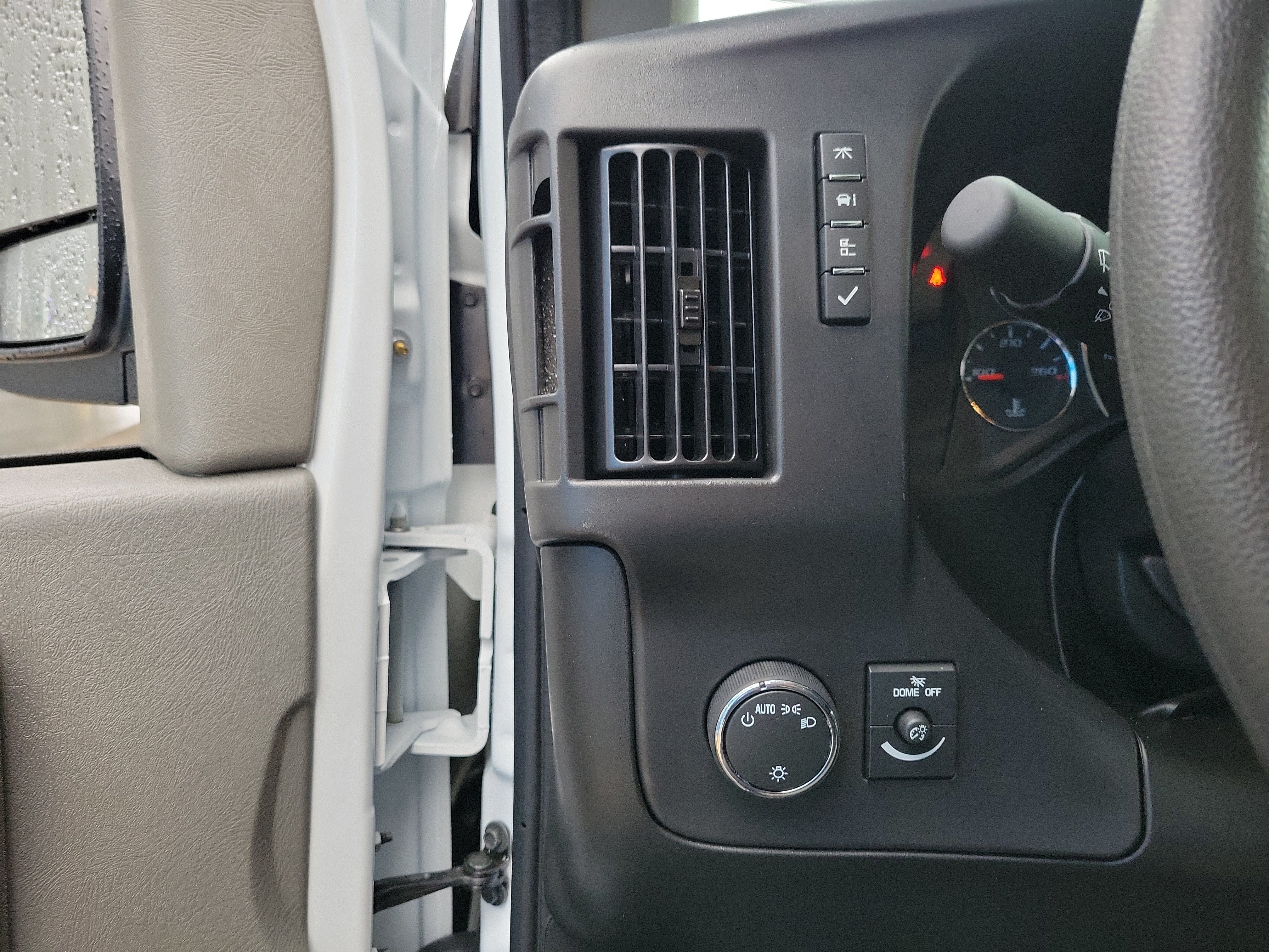 2025 Chevrolet Express Cargo Work Van - Photo 20