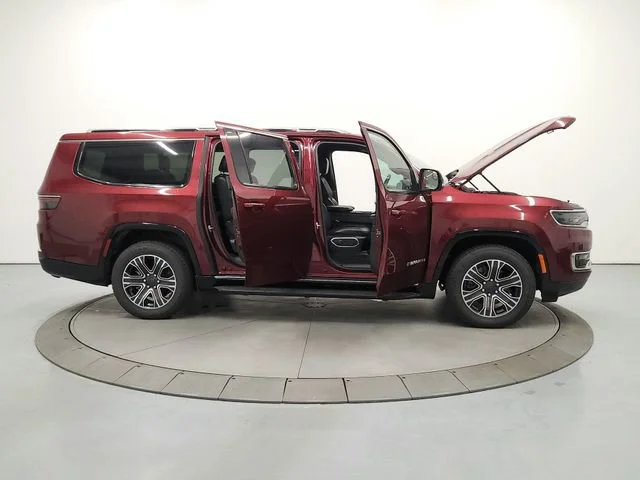 2024 Jeep Wagoneer L Series II - Photo 16