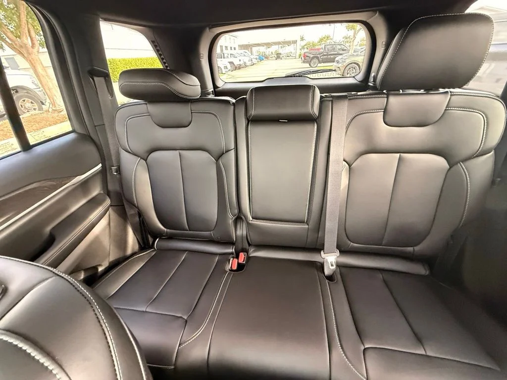 New 2026 Baltic Gray Metallic Clear-Coat Exterior Paint Jeep Limited image 24