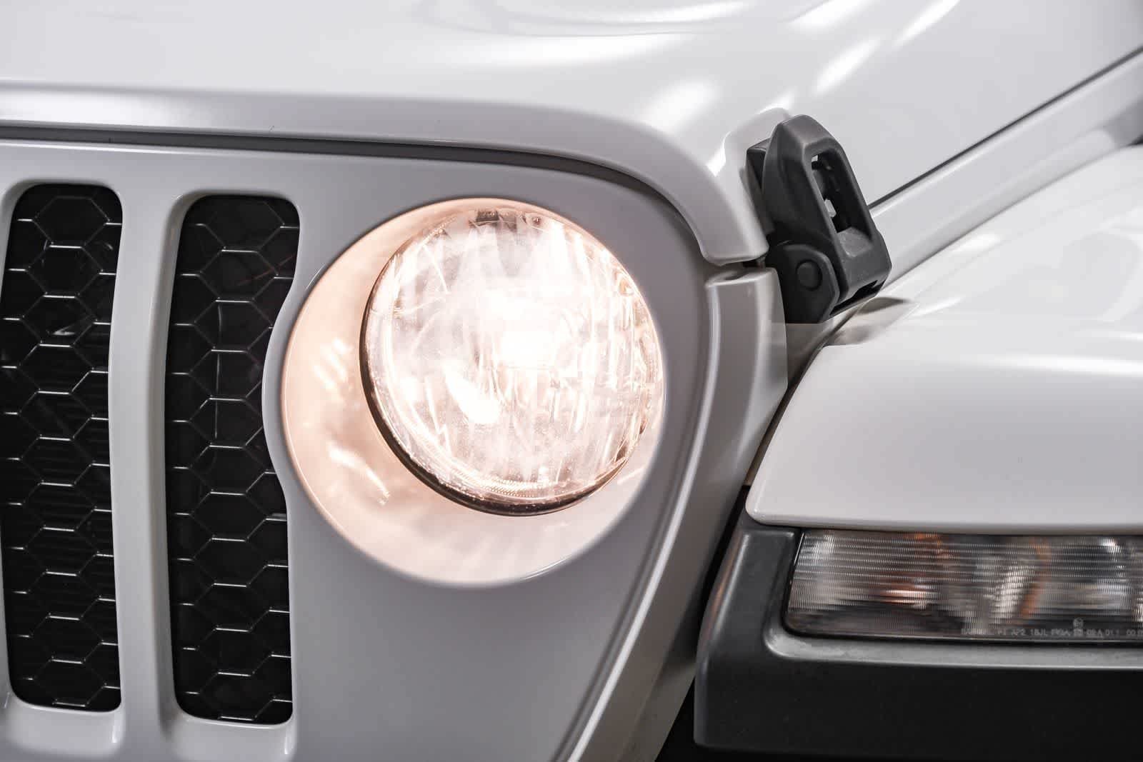 Used 2021 Bright White Clearcoat Jeep Sport S image 11