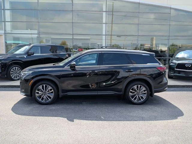 New 2027 MINERAL BLACK INFINITI LUXE image 2