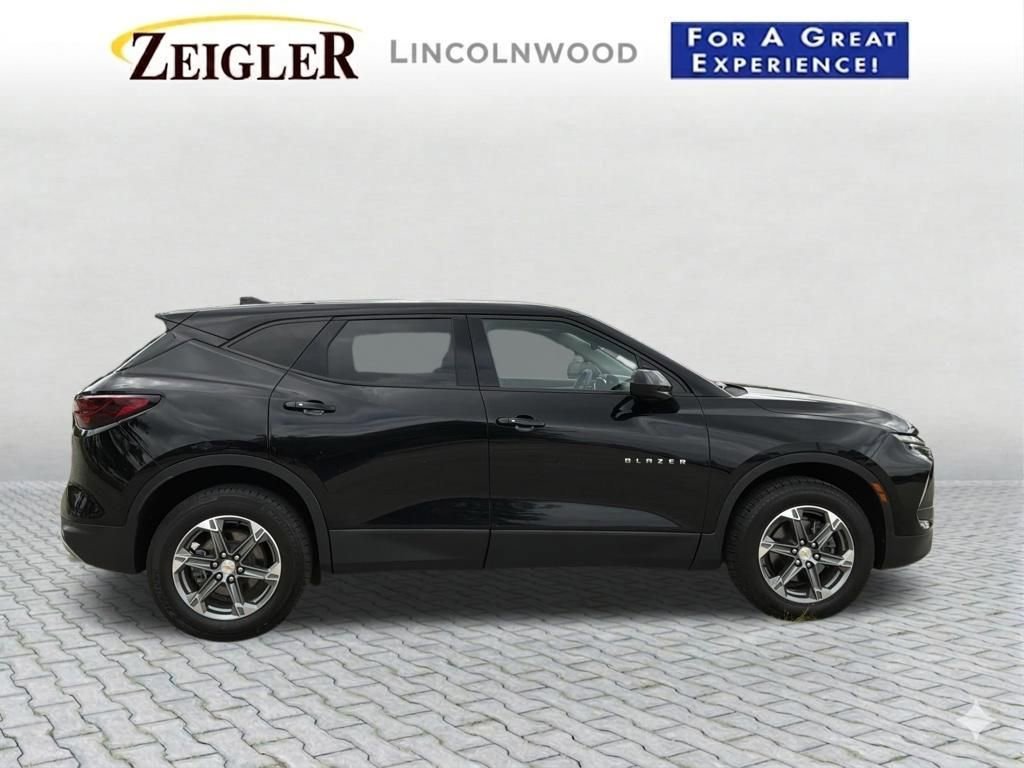 Used 2023 Black Chevrolet 2LT image 8