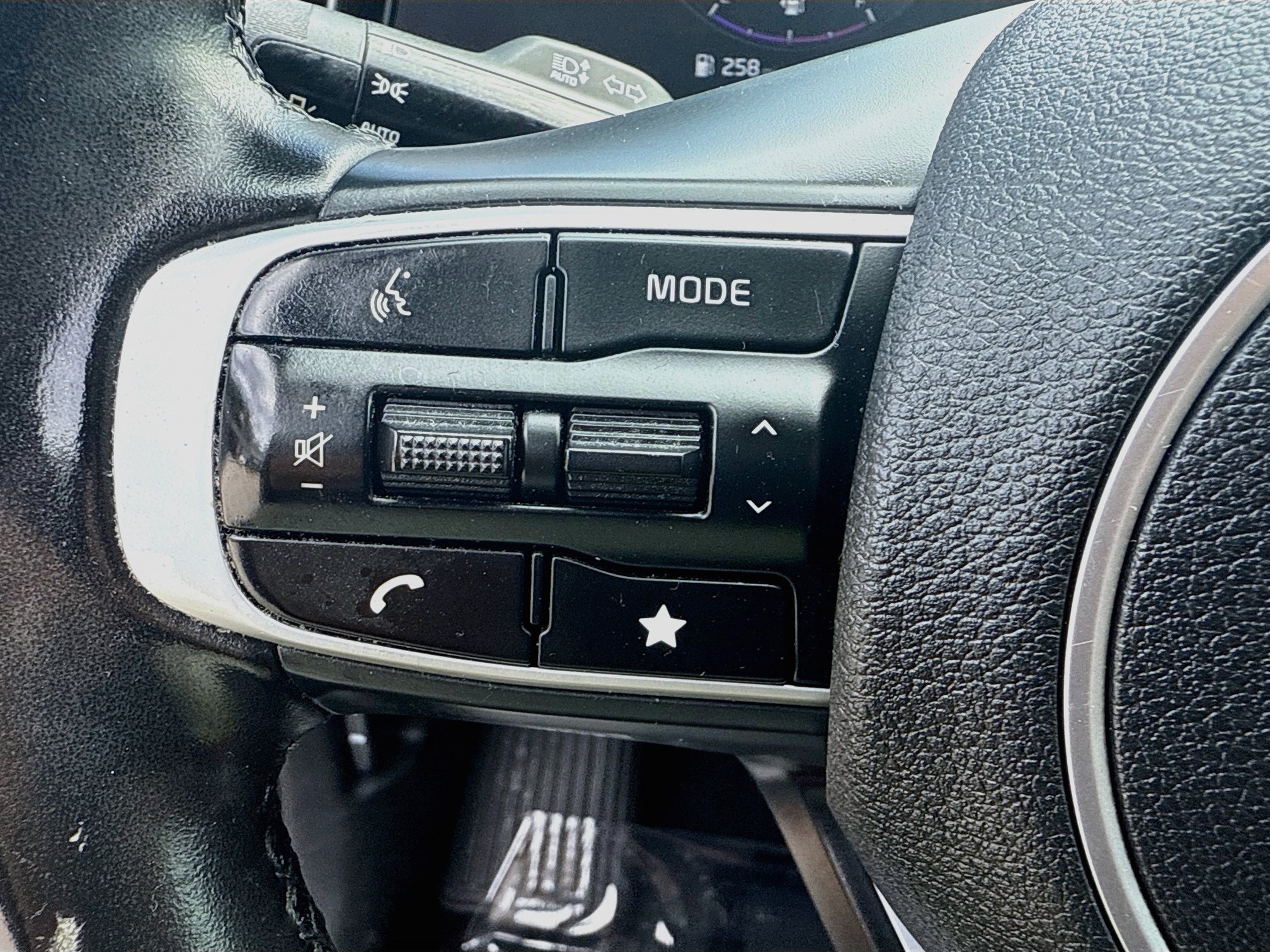 2023 Kia Sportage SX - Photo 36