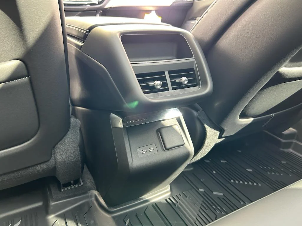 2025 Cadillac LYRIQ Luxury 2 - Photo 13