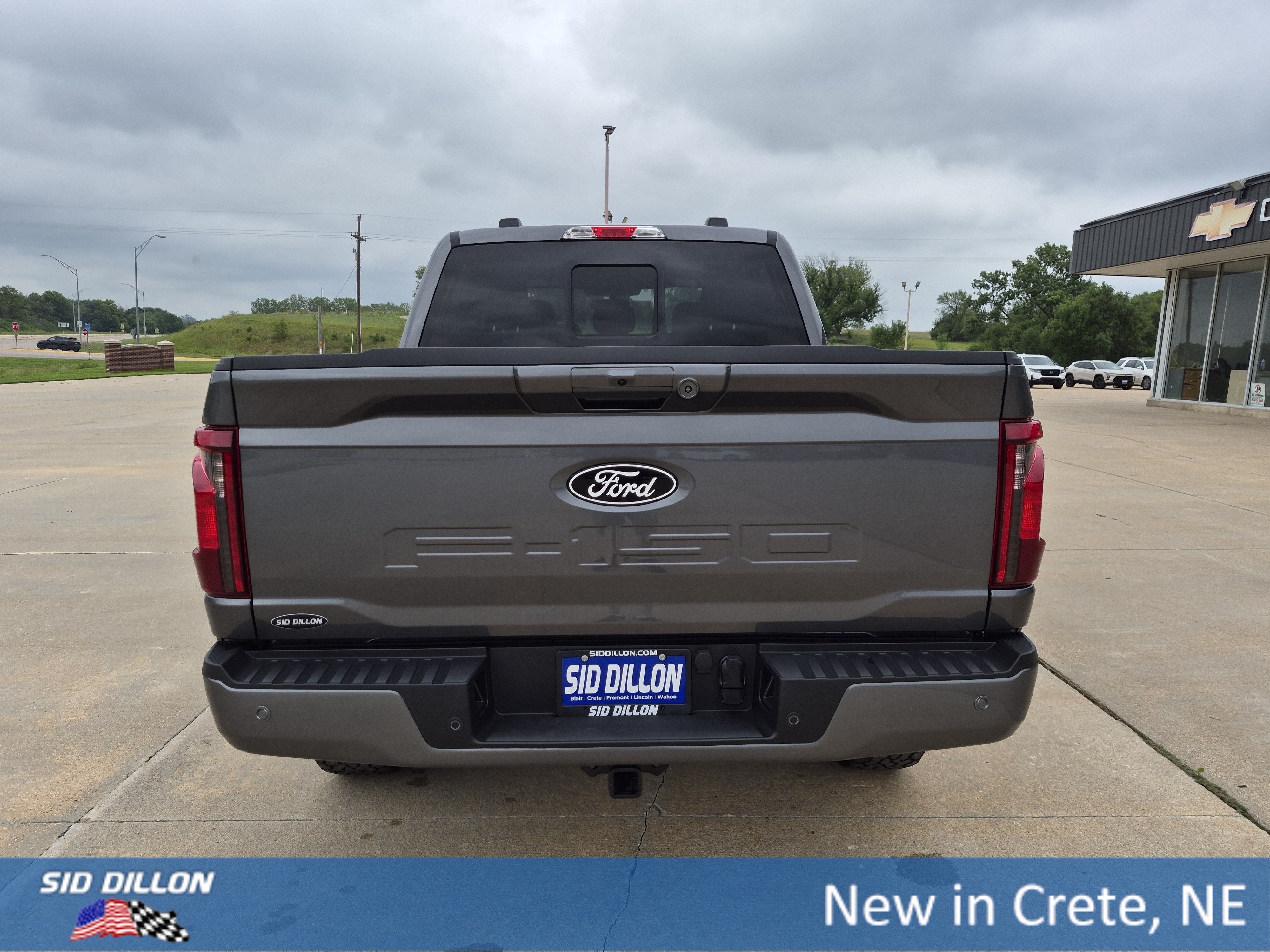New 2026 Carbonized Gray Metallic Ford XLT image 16