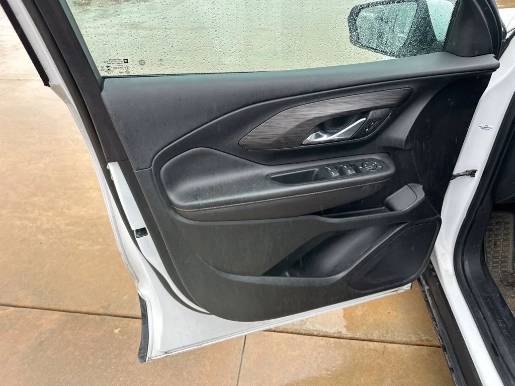 Used 2020 White GMC SLT image 6