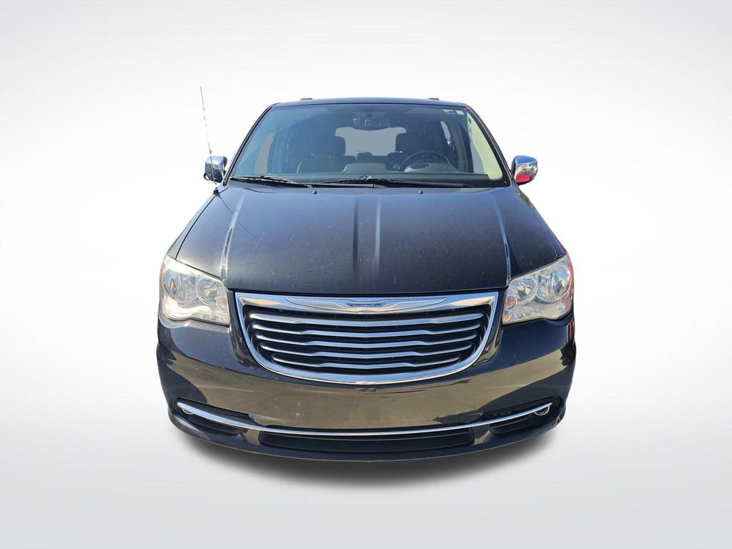 Used 2015 Black Chrysler Touring-L image 3
