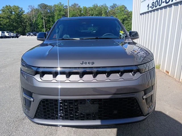 New 2026 Baltic-Gray Metallic Clear-Coat Exterior Paint Jeep Limited Altitude image 9