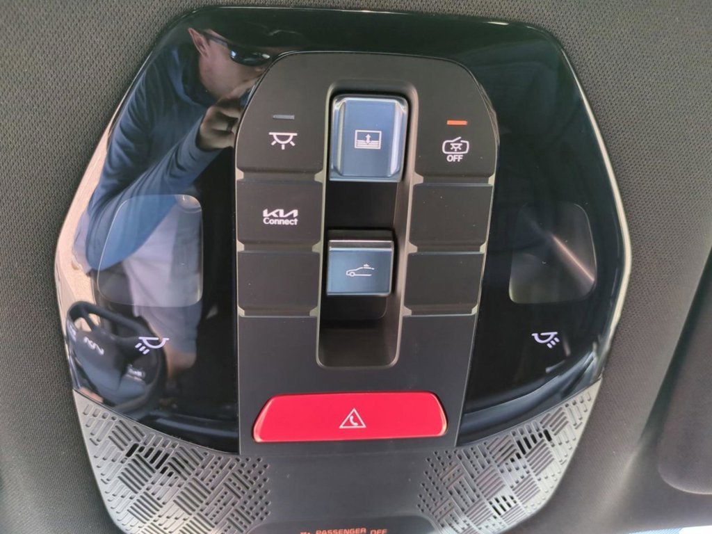 New 2026 Ivory Silver Kia Land AWD image 23