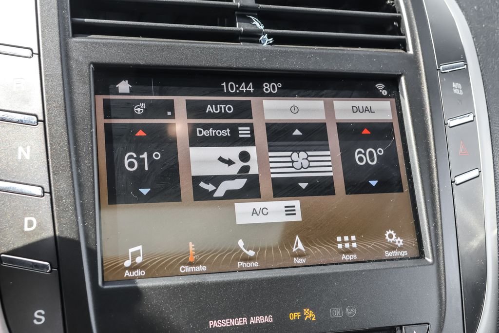 Used 2017 Silver Lincoln Reserve image 26